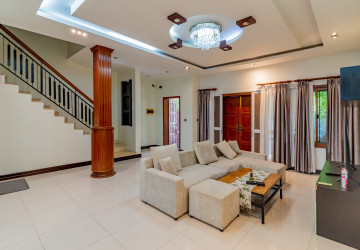 3 Bedroom Villa For Rent - Bassac Garden City, Tonle Bassac, Phnom Penh thumbnail