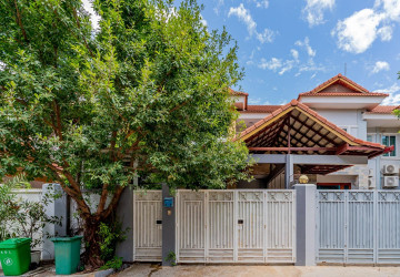 3 Bedroom Villa For Rent - Bassac Garden City, Tonle Bassac, Phnom Penh thumbnail