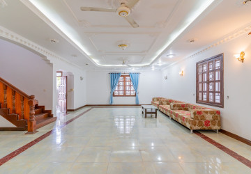 5 Bedroom Commercial Villa For Rent - BKK1, Phnom Penh thumbnail