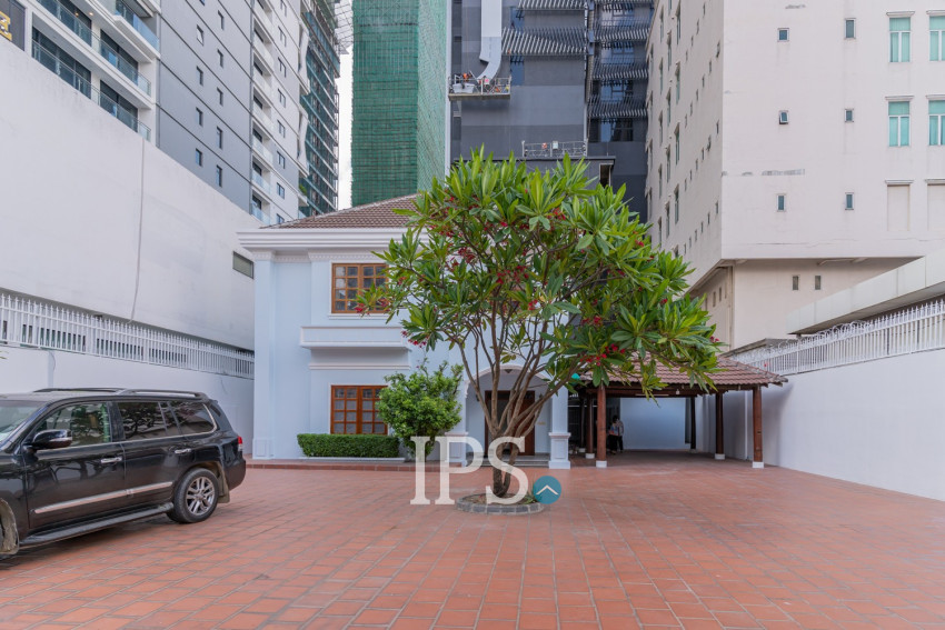 5 Bedroom Commercial Villa For Rent - BKK1, Phnom Penh