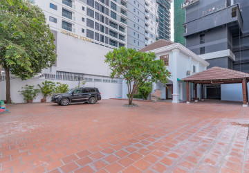 5 Bedroom Commercial Villa For Rent - BKK1, Phnom Penh thumbnail