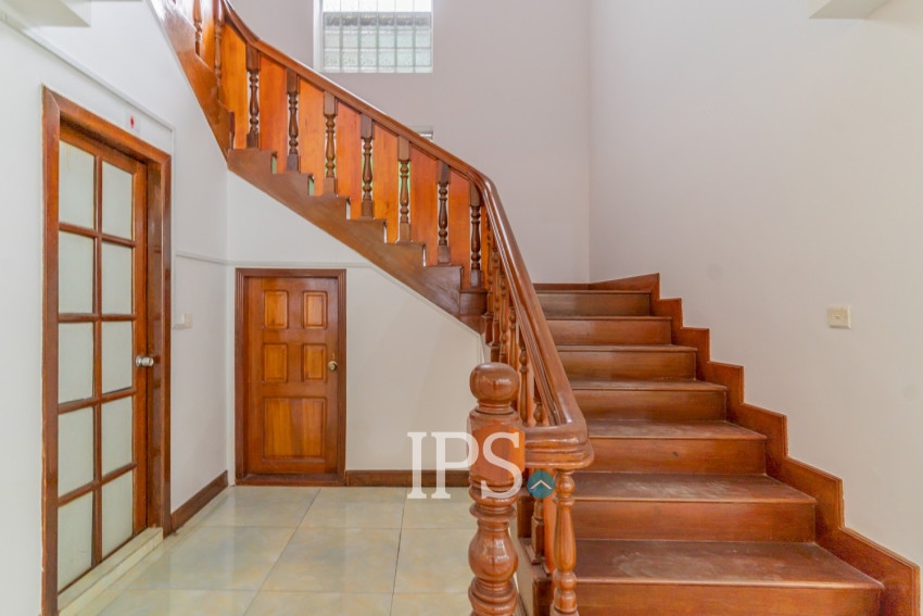 5 Bedroom Commercial Villa For Rent - BKK1, Phnom Penh