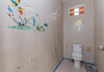5 Bedroom Commercial Villa For Rent - BKK1, Phnom Penh thumbnail
