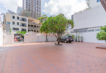 5 Bedroom Commercial Villa For Rent - BKK1, Phnom Penh thumbnail