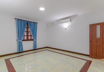 5 Bedroom Commercial Villa For Rent - BKK1, Phnom Penh thumbnail