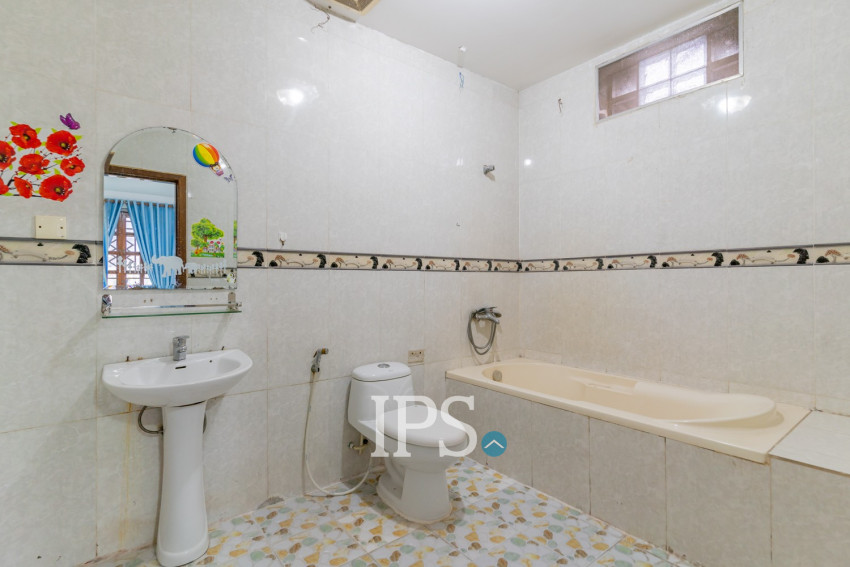 5 Bedroom Commercial Villa For Rent - BKK1, Phnom Penh