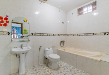 5 Bedroom Commercial Villa For Rent - BKK1, Phnom Penh thumbnail