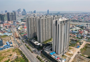 18th Floor 2 Bedroom Condo For Sale - RF City, Chak Angrae Leu, Khan Meanchey, Phnom Penh thumbnail