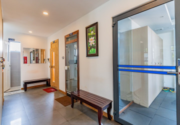 1 Bedroom Serviced Apartment For Rent - BKK1, Phnom Penh thumbnail