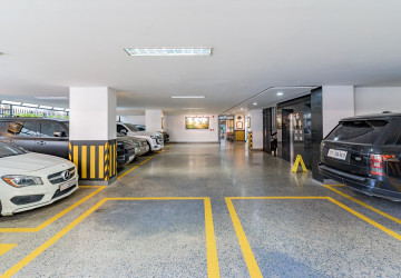 1 Bedroom Serviced Apartment For Rent - BKK1, Phnom Penh thumbnail