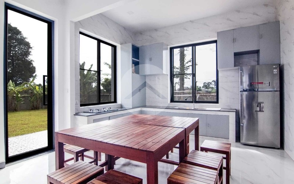 4 Bedroom House For Rent - Svay Dangkum, Siem Reap - Image 10