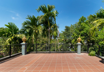 11 Bedroom Boutique Hotel For Rent - Svay Dangkum, Siem Reap thumbnail