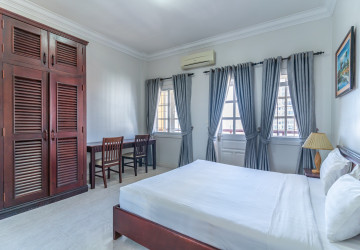 3 Bedroom Service Apartment For Rent - Boeung Kak 2, Phnom Penh thumbnail