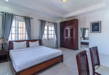 3 Bedroom Service Apartment For Rent - Boeung Kak 2, Phnom Penh thumbnail