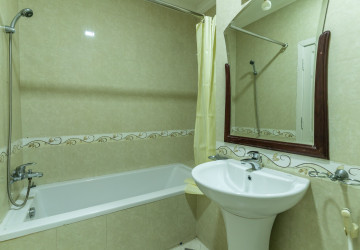 3 Bedroom Service Apartment For Rent - Boeung Kak 2, Phnom Penh thumbnail