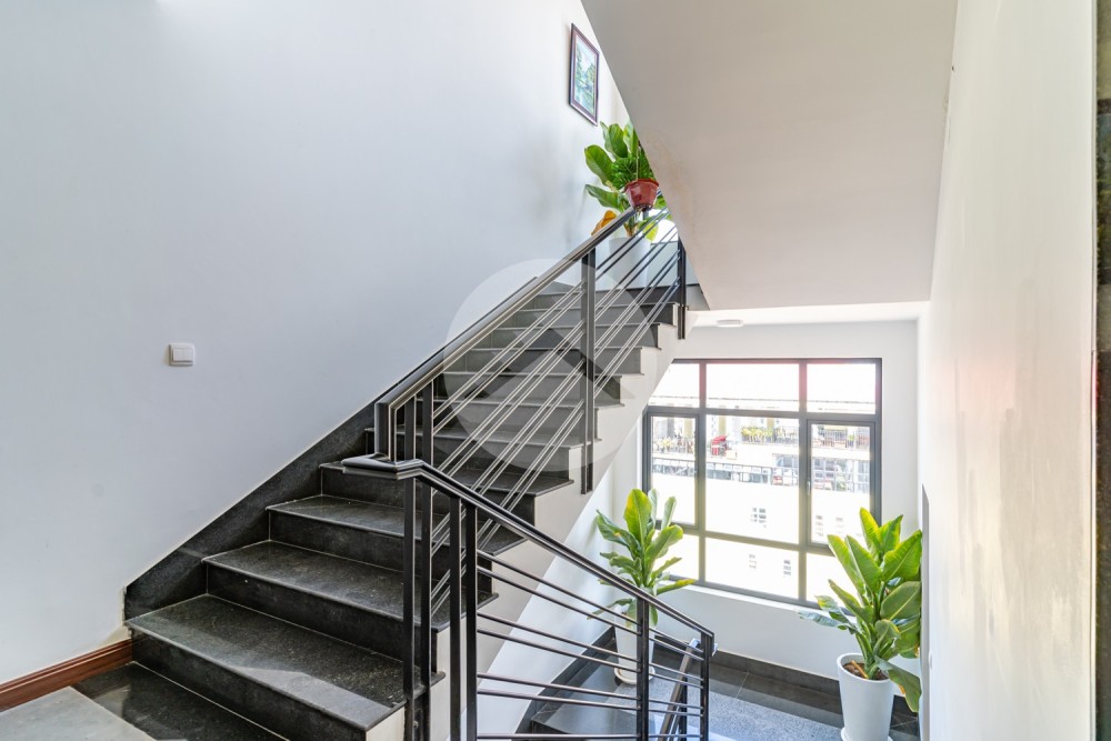 3 Bedroom Serviced Apartment For Rent - BKK1, Phnom Penh - Image 27