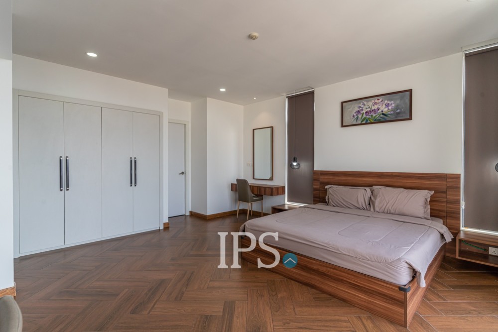 3 Bedroom Serviced Apartment For Rent - BKK1, Phnom Penh - Image 10