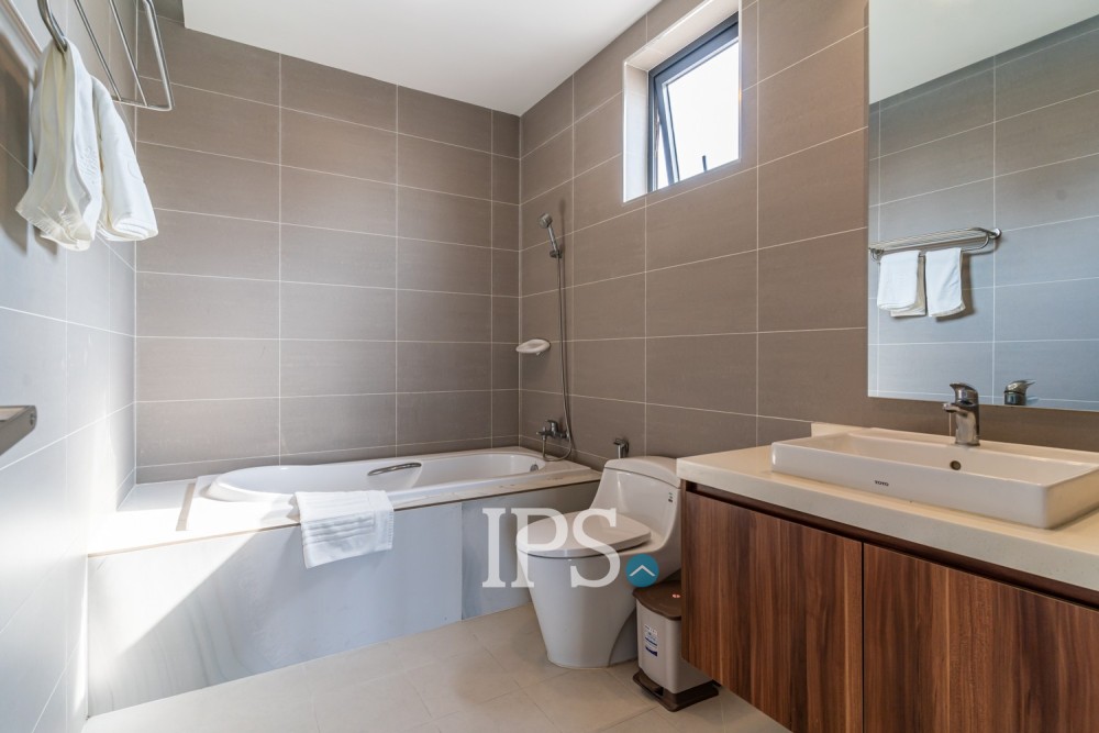 3 Bedroom Serviced Apartment For Rent - BKK1, Phnom Penh - Image 17