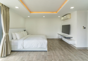 Duplex 3 Bedroom Penthouse For Rent - Tonle Bassac, Phnom Penh thumbnail