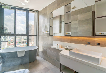 Duplex 3 Bedroom Penthouse For Rent - Tonle Bassac, Phnom Penh thumbnail