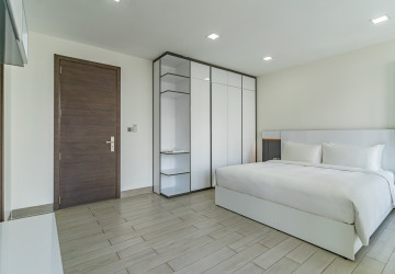 Duplex 3 Bedroom Penthouse For Rent - Tonle Bassac, Phnom Penh thumbnail