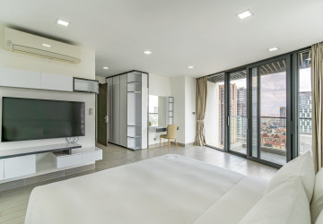 Duplex 3 Bedroom Penthouse For Rent - Tonle Bassac, Phnom Penh thumbnail