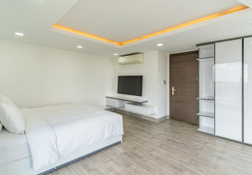 Duplex 3 Bedroom Penthouse For Rent - Tonle Bassac, Phnom Penh thumbnail