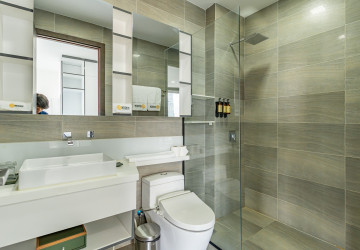 Duplex 3 Bedroom Penthouse For Rent - Tonle Bassac, Phnom Penh thumbnail