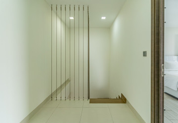 Duplex 3 Bedroom Penthouse For Rent - Tonle Bassac, Phnom Penh thumbnail