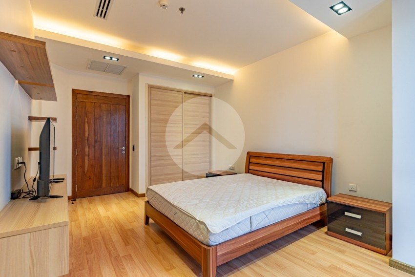 3 Bedroom Condo For Rent - Beoung Raing, Phnom Penh