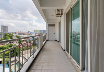 3 Bedroom Condo For Rent - Beoung Kak 1, Phnom Penh thumbnail