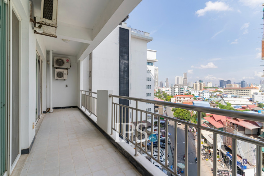 3 Bedroom Condo For Rent - Beoung Kak 1, Phnom Penh