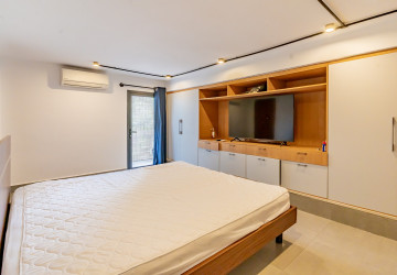 4 Bedroom Apartment For Rent - Boeung Kak 1, Phnom Penh thumbnail