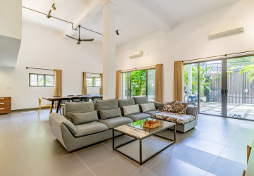 4 Bedroom Apartment For Rent - Boeung Kak 1, Phnom Penh thumbnail