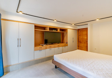 4 Bedroom Apartment For Rent - Boeung Kak 1, Phnom Penh thumbnail