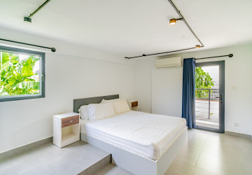 4 Bedroom Apartment For Rent - Boeung Kak 1, Phnom Penh thumbnail