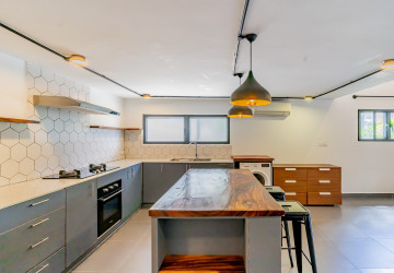 4 Bedroom Apartment For Rent - Boeung Kak 1, Phnom Penh thumbnail