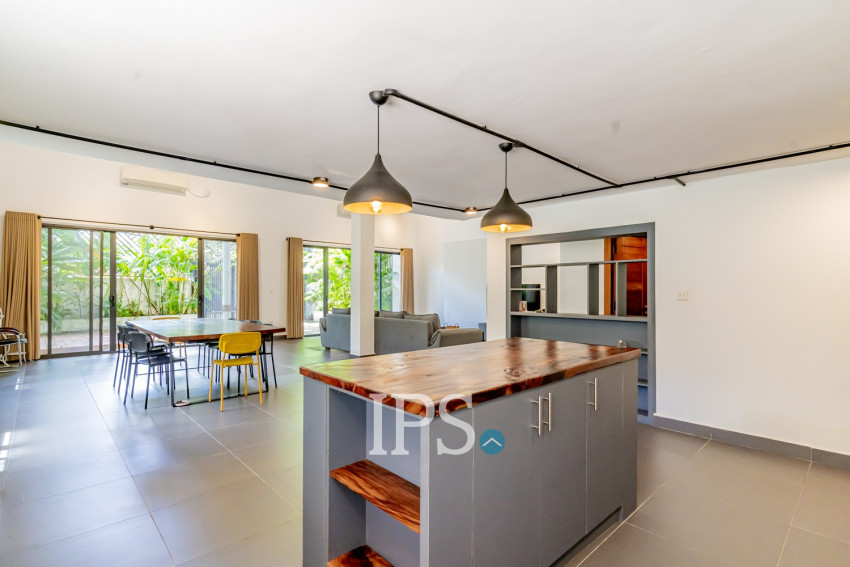 4 Bedroom Apartment For Rent - Boeung Kak 1, Phnom Penh