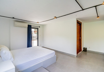 4 Bedroom Apartment For Rent - Boeung Kak 1, Phnom Penh thumbnail