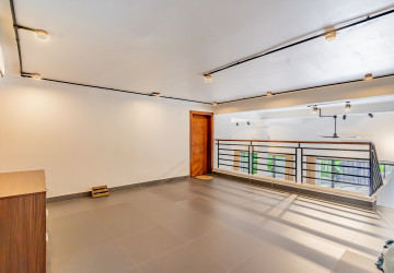 4 Bedroom Apartment For Rent - Boeung Kak 1, Phnom Penh thumbnail