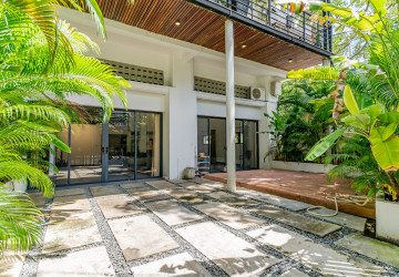 4 Bedroom Apartment For Rent - Boeung Kak 1, Phnom Penh thumbnail