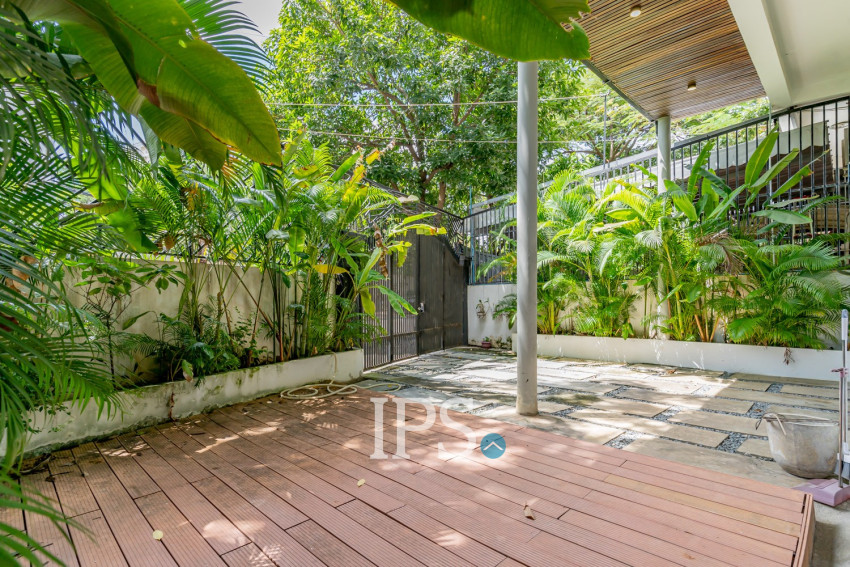 4 Bedroom Apartment For Rent - Boeung Kak 1, Phnom Penh