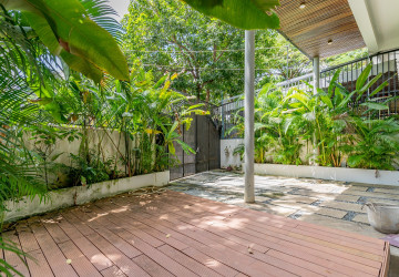 4 Bedroom Apartment For Rent - Boeung Kak 1, Phnom Penh thumbnail