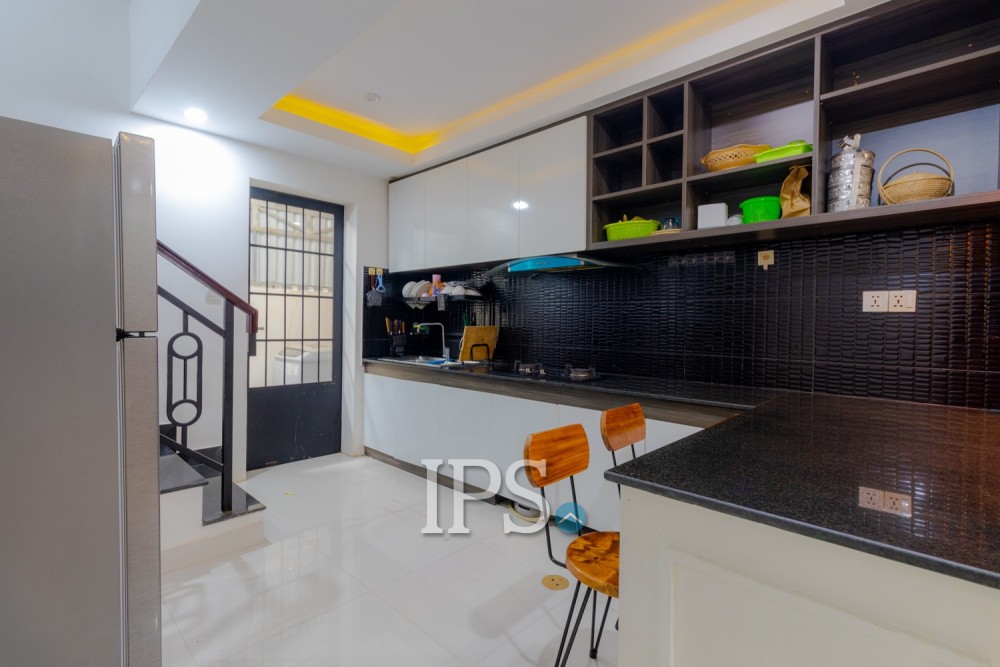 3 Bedroom Townhouse For Rent - Svay Dangkum, Siem Reap - Image 6