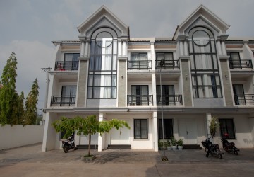 3 Bedroom Flat For Rent - Svay Dangkum, Siem Reap thumbnail