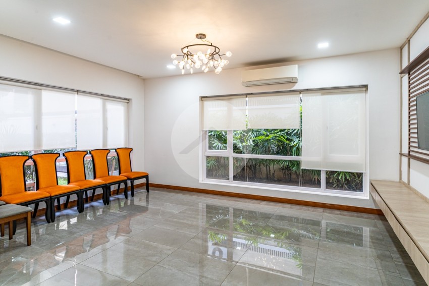 6 Bedroom Villa For Sale - Toul Svay Prey 2, Phnom Penh