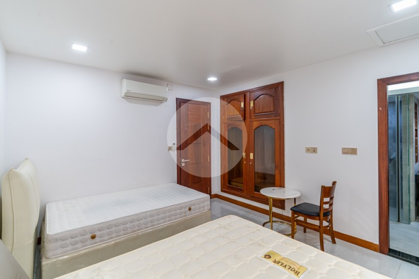 6 Bedroom Villa For Sale - Toul Svay Prey 2, Phnom Penh