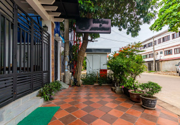 7 Bedroom Guesthouse  For Rent - Sala Kamreuk, Siem Reap thumbnail