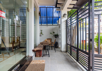 7 Bedroom Guesthouse  For Rent - Sala Kamreuk, Siem Reap thumbnail