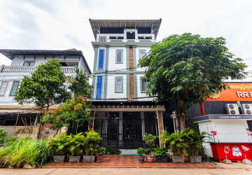 7 Bedroom Guesthouse  For Rent - Sala Kamreuk, Siem Reap thumbnail
